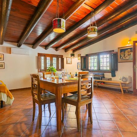 Aspromonte Yellow House Bitonto Exterior photo